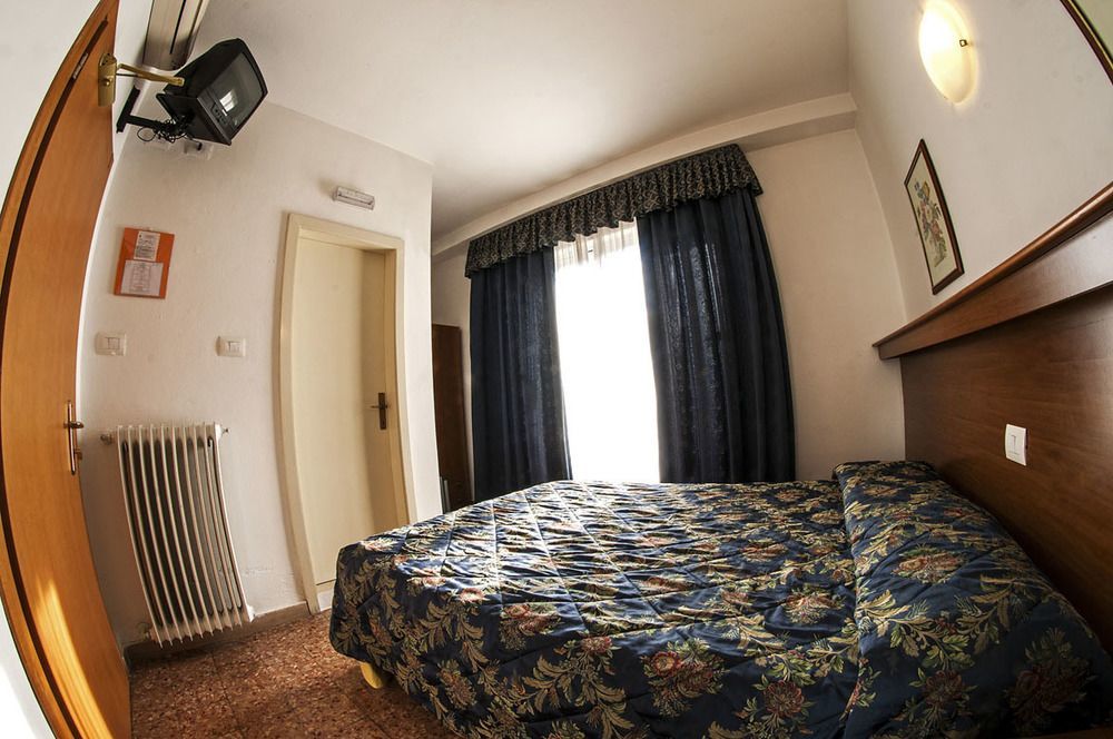 Hotel Primo Riva del Garda Bagian luar foto
