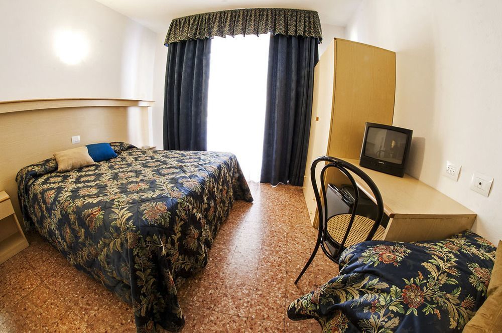 Hotel Primo Riva del Garda Bagian luar foto